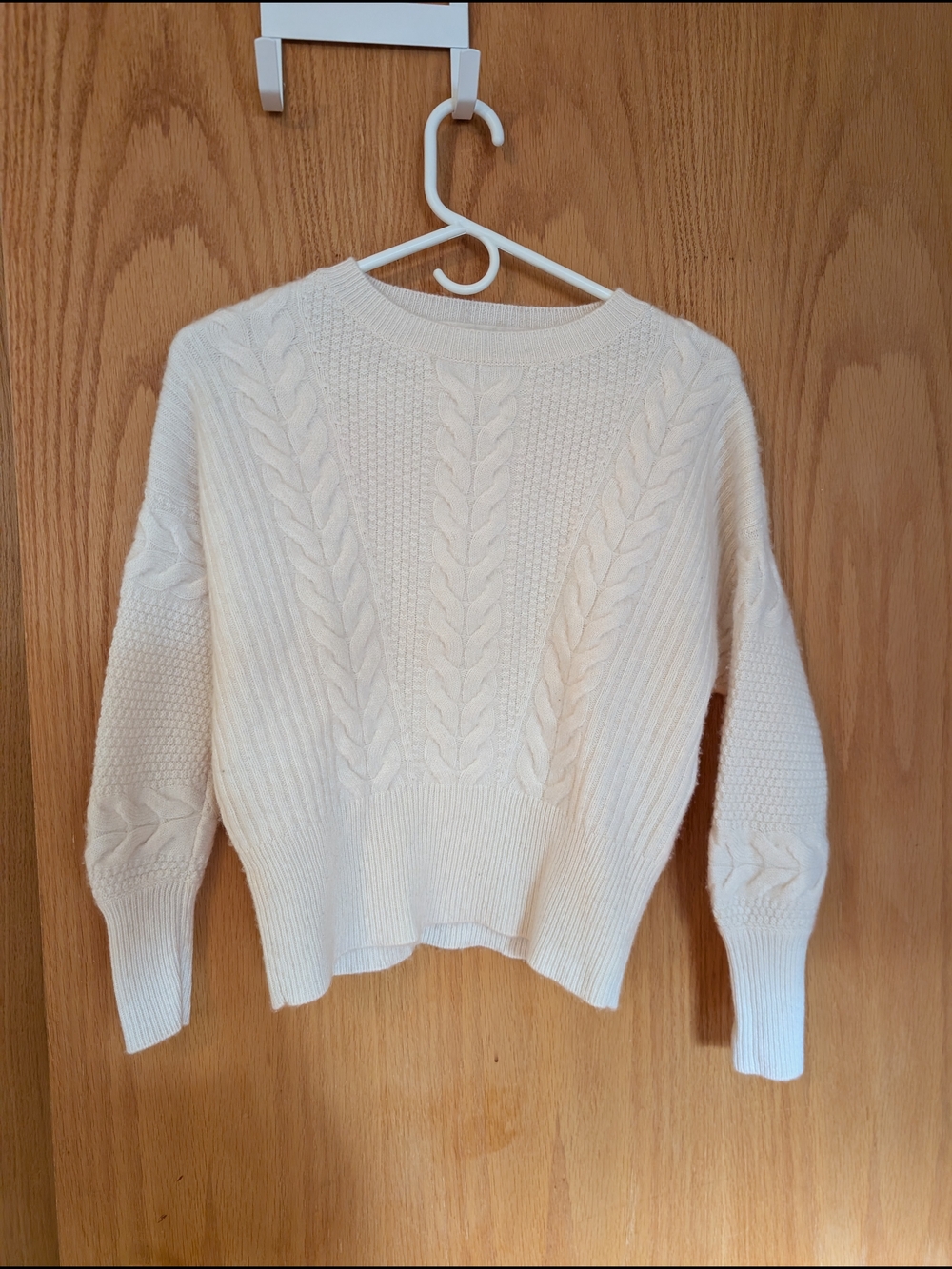 Magaschoni 100% Cashmere Cozy Cream Cable-Knit Women's Sweater